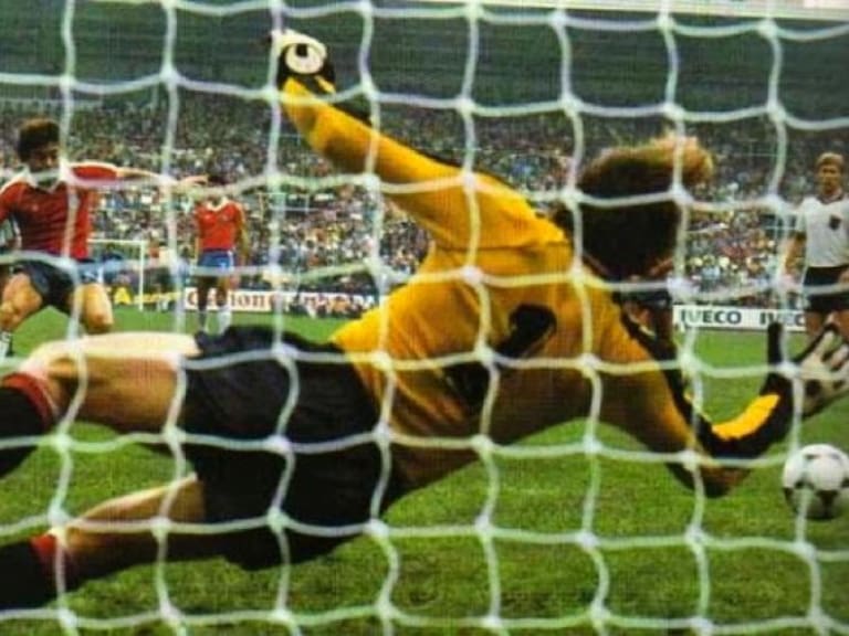 38 años del mítico penal de Caszely: Así lo criticó la prensa en aquel entonces