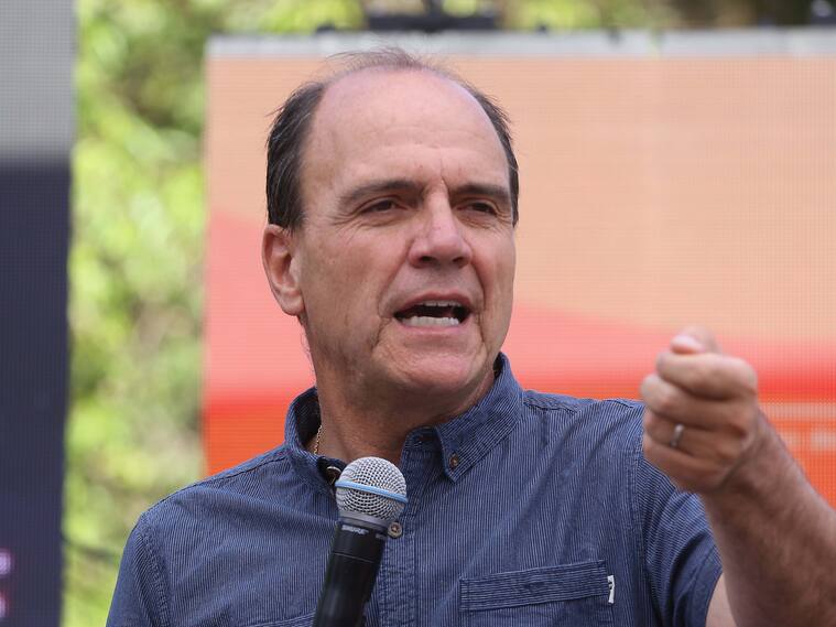 27 de enero de 2019/SANTIAGOEl ministro de Vivienda, Cristian Monckeberg, entrega 3800 certificados de subsidios que beneficiarán a familias de Clase Media.
FOTO: SEBASTIAN BELTRAN GAETE/AGENCIAUNO