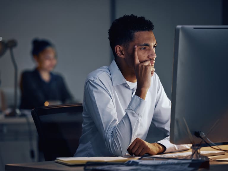 ¿Te demoras en contestar una pregunta? Esto dice la ciencia de las personas que se tardan más en responder