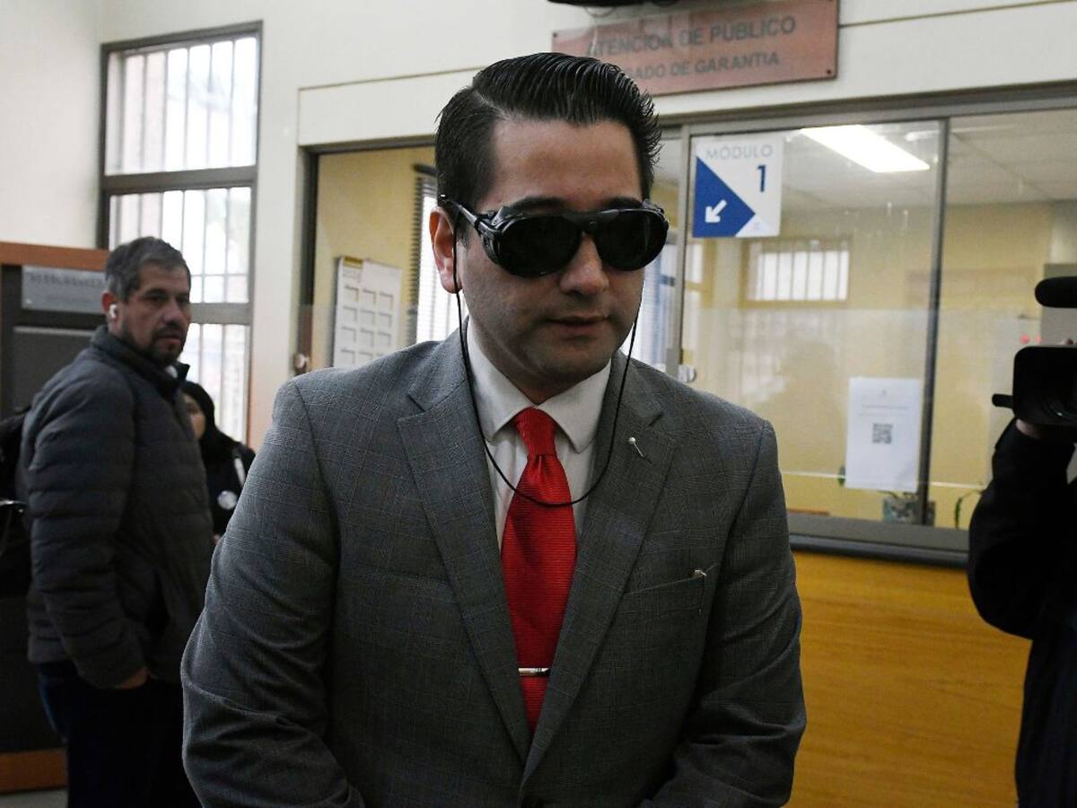Desmentidos, querellas y acusaciones cruzadas: todas las versiones que se han dado tras golpes al diputado Javier Olivares