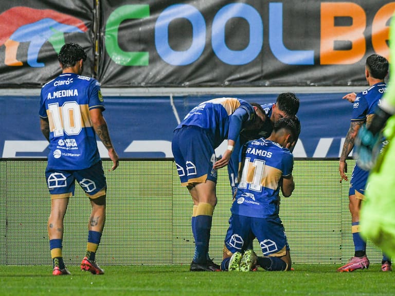 El golazo con que Everton dejó atrás la desventaja numérica ante Audax Italiano