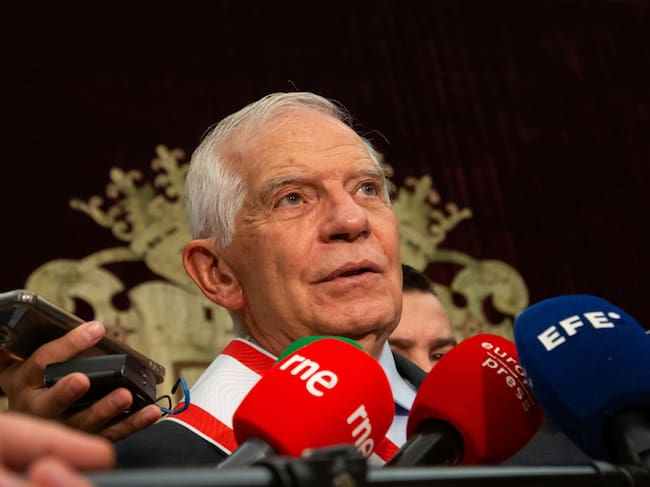 El jefe de la diplomacia de la Unión Europea, Josep Borrell, habla con los medios de comunicación