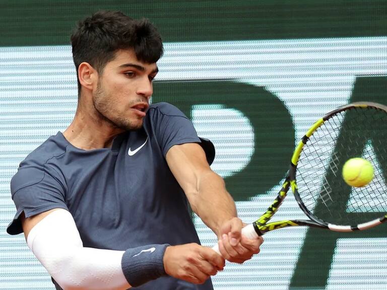 Carlos Alcaraz arrasó con Stefanos Tsitsipas y ahora se verá las caras ante Jannik Sinner por las semifinales de Roland Garros 2024