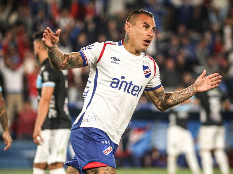 Adelantan que Eduardo Vargas está a un paso de dejar Nacional de Uruguay