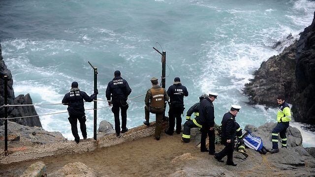 Cuerpo de una mujer es hallado en el mar frente a una playa de Valparaíso