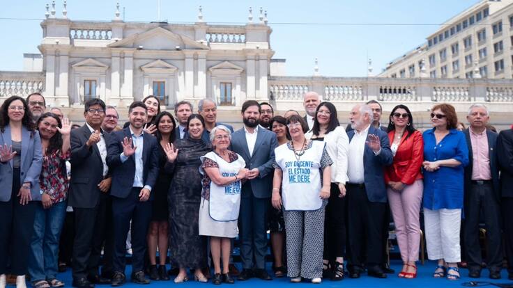 Presidente Boric firma proyecto de reparación de deuda histórica y llama al Congreso a que lo tramite “con mucha velocidad”