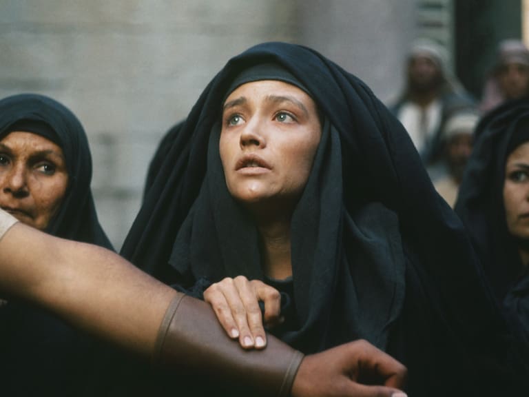 Revisa cómo luce Olivia Hussey, la actriz argentina que interpreta a María en “Jesús de Nazareth”