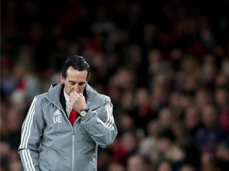 Arsenal oficializó la salida de Unai Emery y dejó a ídolo del club como entrenador interino