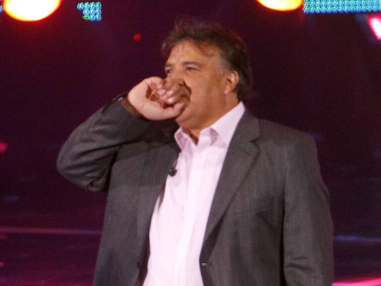 Pifiado: Óscar Gangas tuvo que ser bajado de escenario en festival en la región del Ñuble