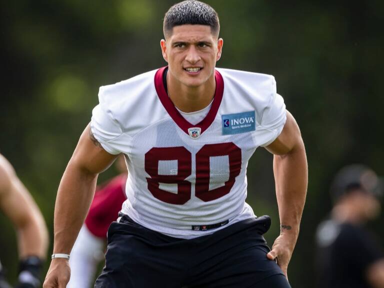 Sammis Reyes sufre seria lesión que pone en duda su continuidad en Washington Commanders