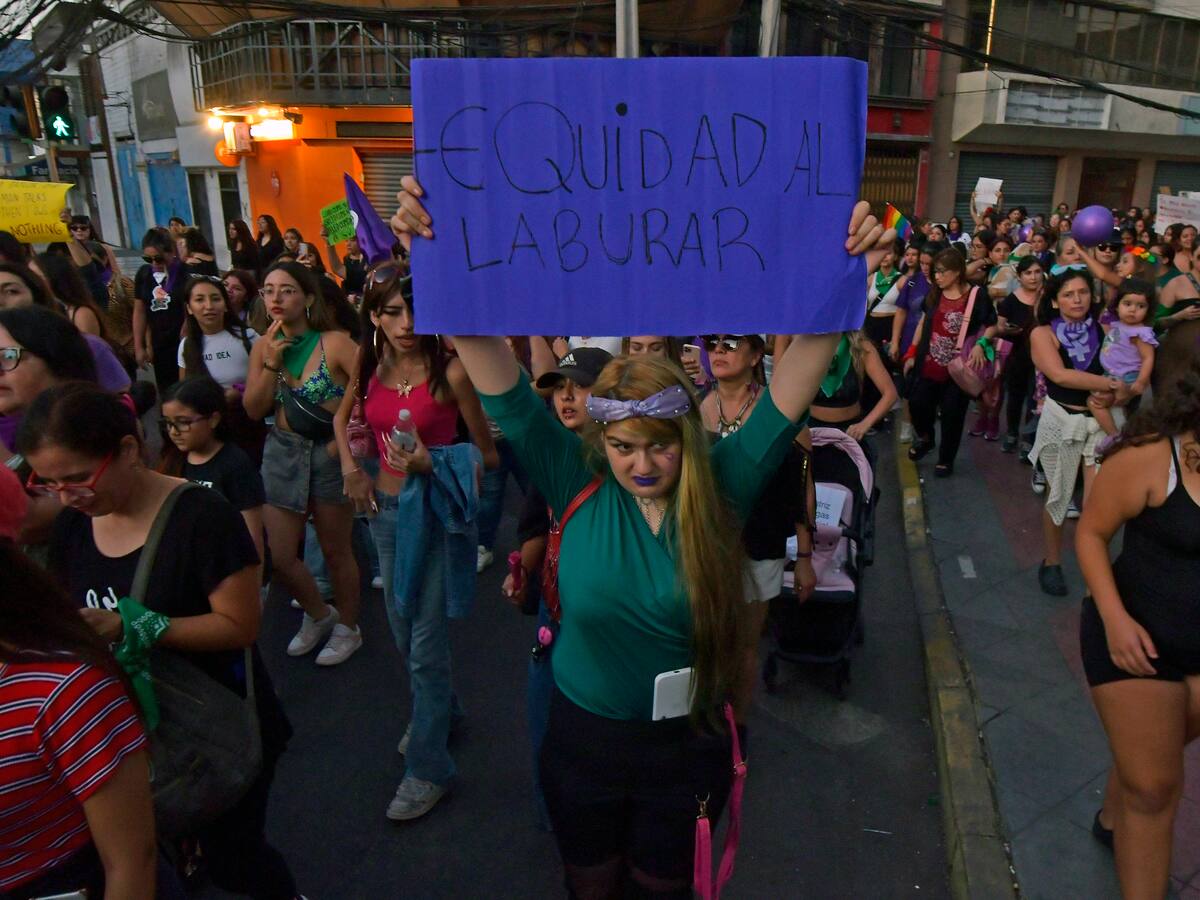 Día Internacional de la Mujer: el 73% de las chilenas considera que tienen menos oportunidades laborales que los hombres