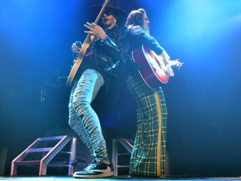 Jesse & Joy regresaron a Chile con un Movistar Arena lleno de fanáticos