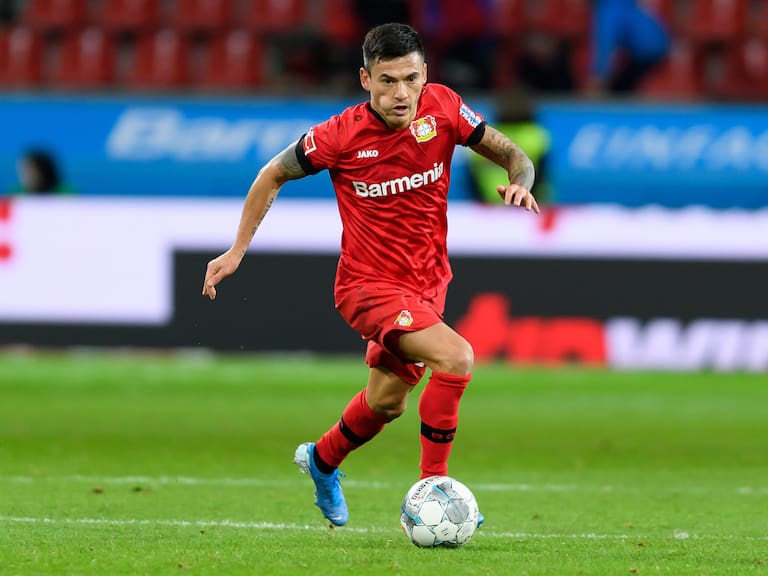 Bayer Leverkusen se ilusiona con la posible vuelta de Charles Aránguiz