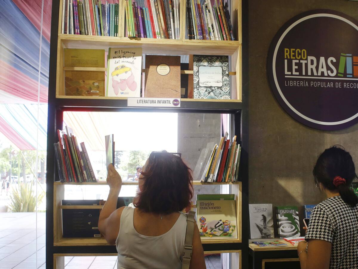 Libros a mil pesos en Santiago: dónde es el remate de la tienda y qué puedes encontrar