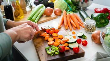 La respuesta podría sorprenderte: Experta en nutrición revela cuál es la mejor manera de comer vegetales