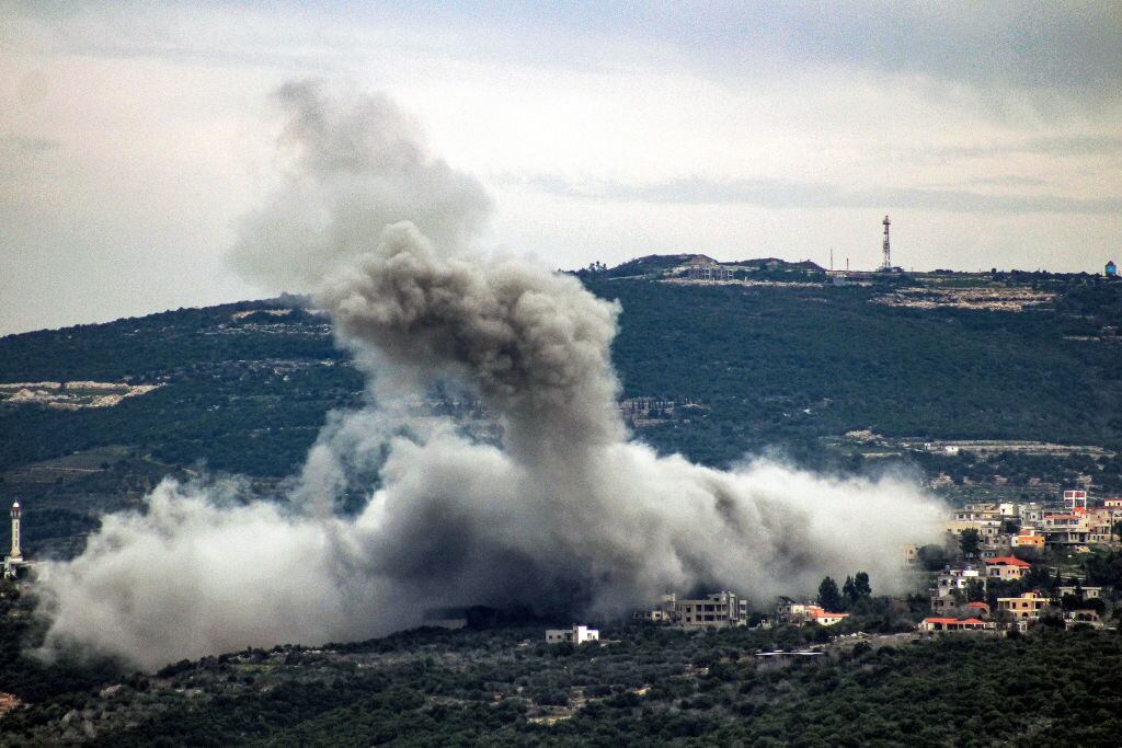 Los bombardeos de Israel impactan la villa de Shihin, en el sur de Líbano.