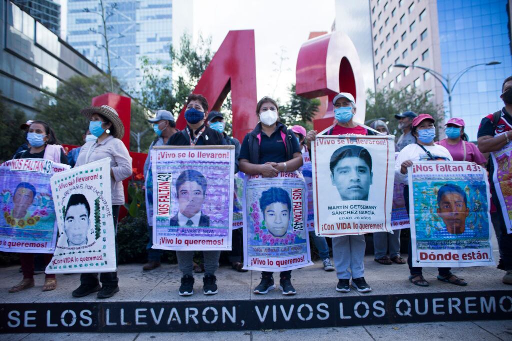 Manifestación por los 43 estudiantes de Ayotzinapa en Ciudad de México