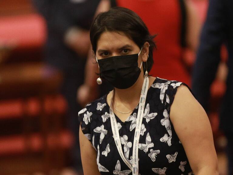 Tras liderar varias votaciones Cristina Dorador decidió bajar su candidatura a la presidencia de la Convención Constitucional