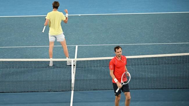 Daniil Medvedev es eliminado del Abierto de Australia a manos de Sebastián Korda