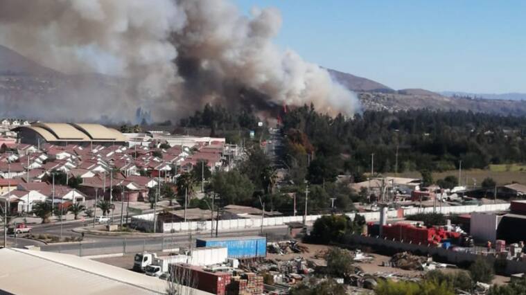 Alerta Roja por incendio forestar en Ovalle | Imagen vía Twitter @pizarroviera