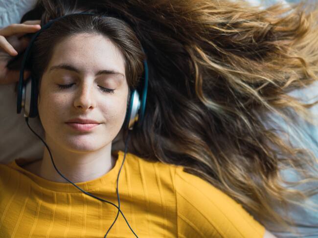 Escuchar música