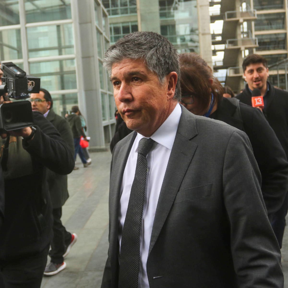 Corte de Santiago revierte rebaja de cautelares de Manuel Monsalve: vuelve al arresto total