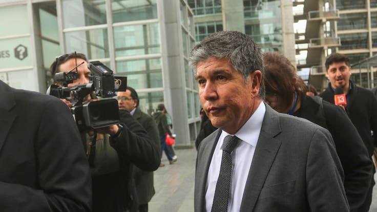 Corte de Santiago revierte rebaja de cautelares de Manuel Monsalve: vuelve al arresto total