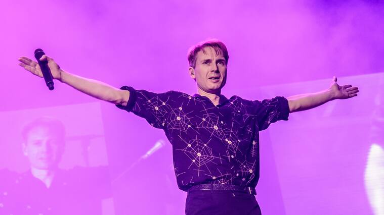 RHO, ITALY - SEPTEMBER 07: Alex Kapranos of Franz Ferdinand performs on stage during the 2018 Milano Rocks Festival at Experience Open Air Theatre on September 7, 2018 in Rho, Italy. (Photo by Sergione Infuso/Corbis via Getty Images)