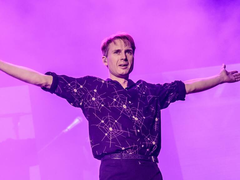 RHO, ITALY - SEPTEMBER 07: Alex Kapranos of Franz Ferdinand performs on stage during the 2018 Milano Rocks Festival at Experience Open Air Theatre on September 7, 2018 in Rho, Italy. (Photo by Sergione Infuso/Corbis via Getty Images)