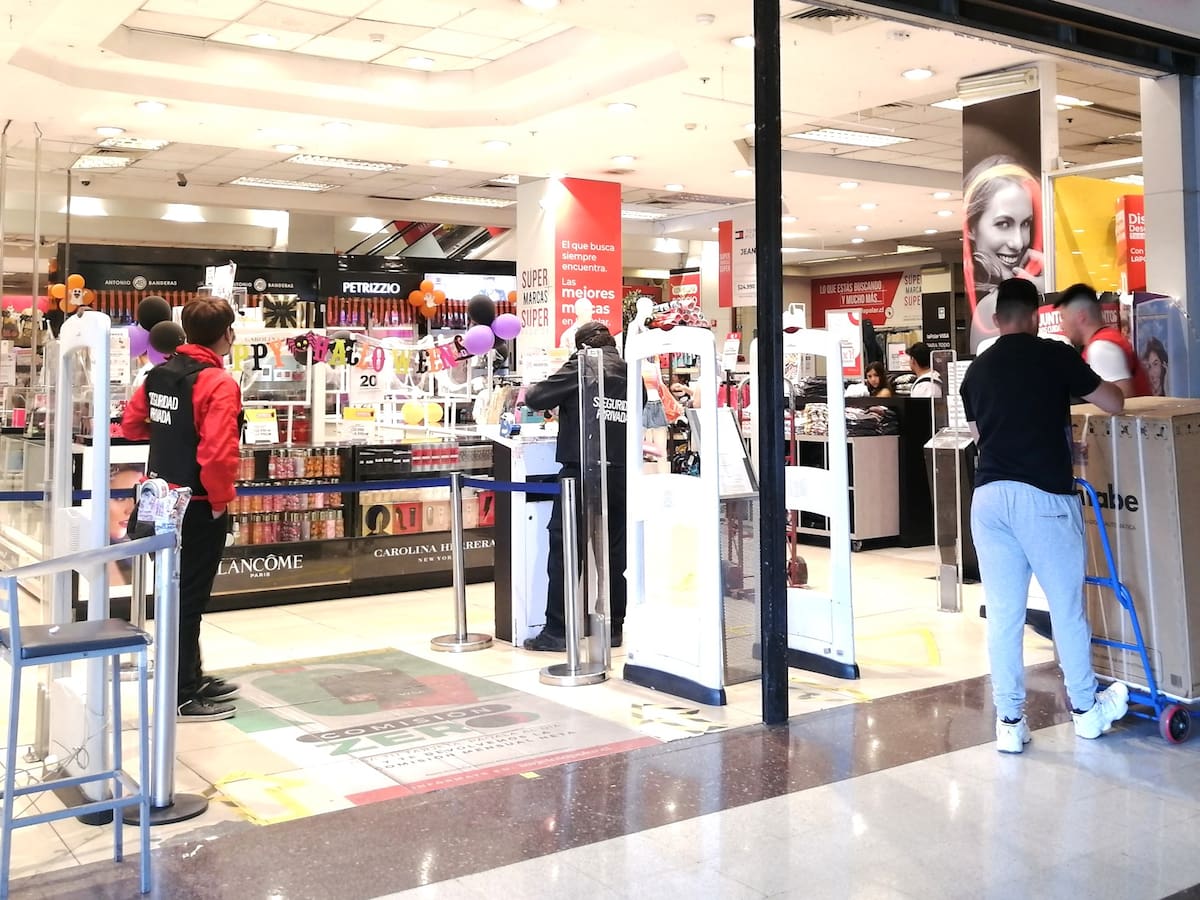 Histórica cadena de tiendas de retail en Chile entrega propuesta para salvarse de la quiebra: tiene deudas millonarias