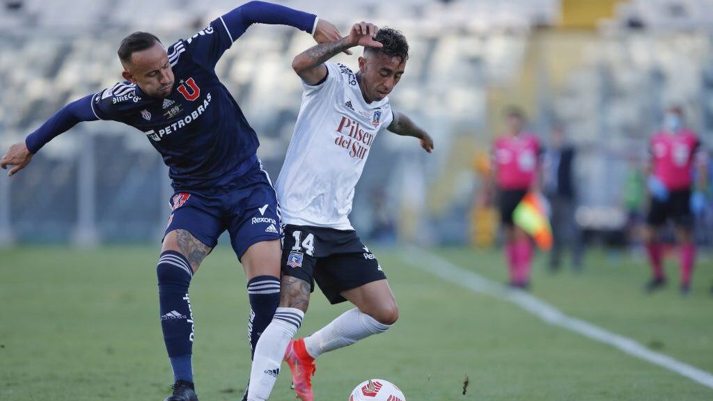 25 de Abril del 2021/SANTIAGOMarcelo Cañete(i) y Martin Rodriguez(d) ,durante el partido valido por la quinta fecha del Campeonato Nacional AFP PlanVital 2021, entre Colo Colo vs Universidad de Chile, disputado en el Estadio Monumental.
FOTO:FRANCISCO LONGA/AGENCIAUNO