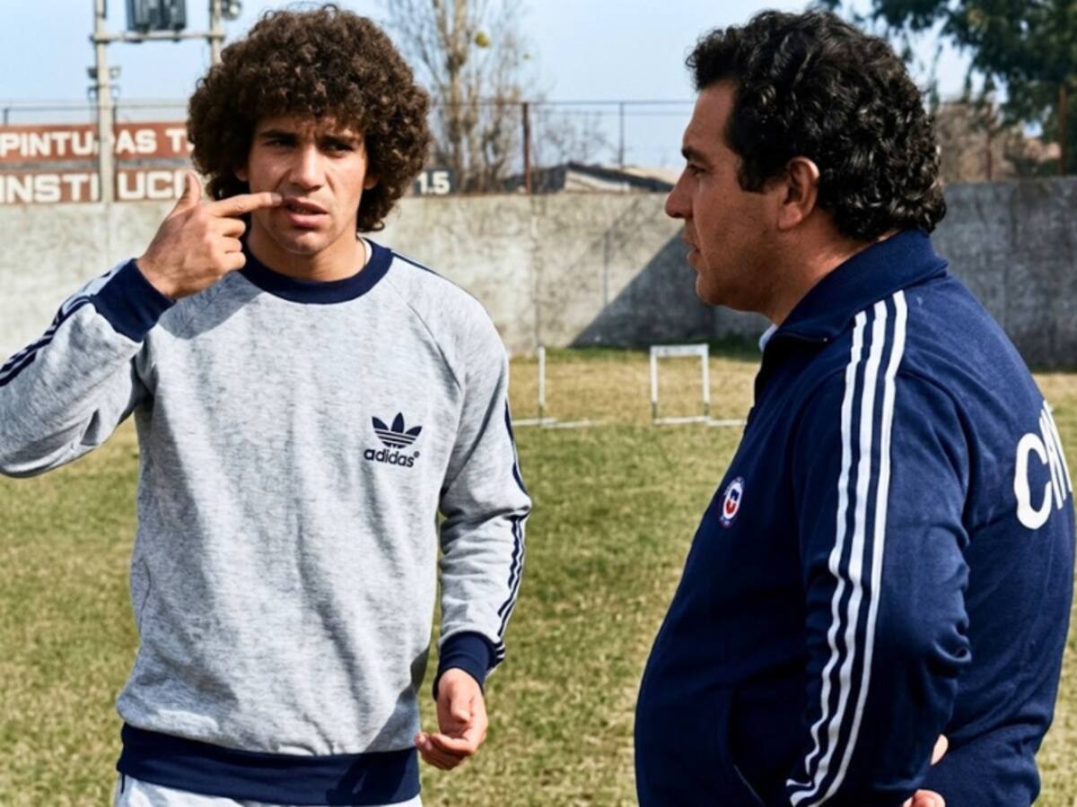 “Aparecía la cama de Don Lucho metida en la cancha”: las inéditas bromas de Eduardo Bonvallet a Luis Santibáñez