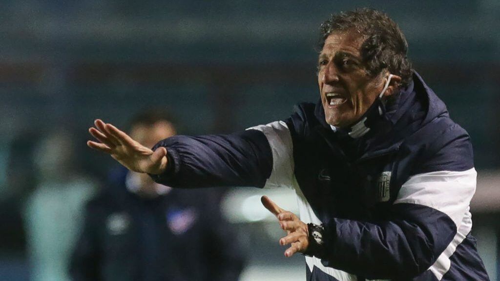 Peru's Alianza Lima head coach Mario Salas gestures during a closed-door Copa Libertadores group phase football match against Uruguay's Nacional at the Gran Parque Central Stadium in Montevideo, on October 21, 2020, amid the COVID-19 novel coronavirus pandemic. (Photo by Matilde Campodonico / POOL / AFP) (Photo by MATILDE CAMPODONICO/POOL/AFP via Getty Images)