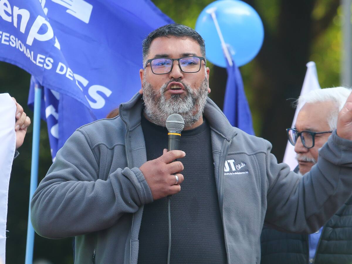 Funcionarios públicos comienzan negociaciones con el Gobierno: esta es el alza salarial que solicitan