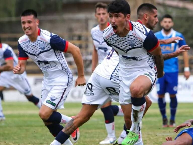 Primera B: Deportes Recoleta toma aire en la tabla tras dar vuelta el marcador ante Santa Cruz