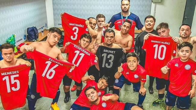 La Roja talla baja