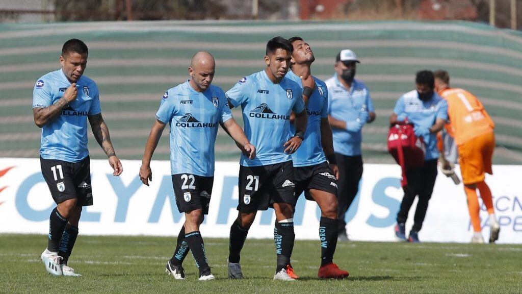 3 de Mayo del 2021/SANTIAGOJugadores de Deportes Iquique se lamentan, durante el partido valido por la cuarta fecha del Campeonato Nacional Ascenso 2021, entre A.C. Barnechea vs Deportes Iquique, disputado en el Estadio Municipal de La Pintana.
FOTO:FRANCISCO LONGA/AGENCIAUNO