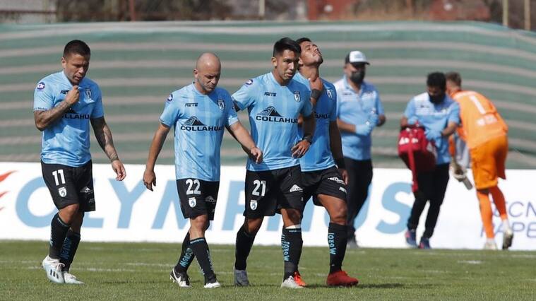 3 de Mayo del 2021/SANTIAGOJugadores de Deportes Iquique se lamentan, durante el partido valido por la cuarta fecha del Campeonato Nacional Ascenso 2021, entre A.C. Barnechea vs Deportes Iquique, disputado en el Estadio Municipal de La Pintana.
FOTO:FRANCISCO LONGA/AGENCIAUNO
