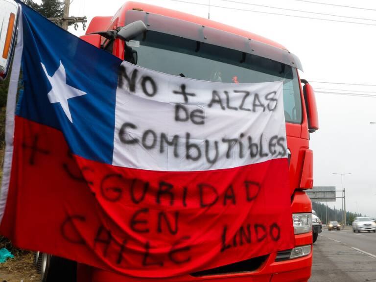 Gobierno llega a acuerdo con parte de los camioneros movilizados