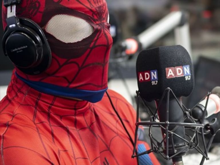 Estúpido y Sensual Spiderman: «El superhéroe salvó a mi familia»