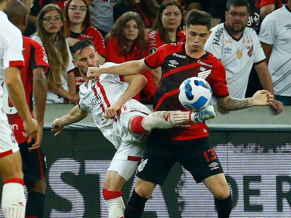 Atlético Paranaense y Estudiantes igualaron en Brasil y dejaron la llave abierta para meterse en las semifinales de Copa Libertadores