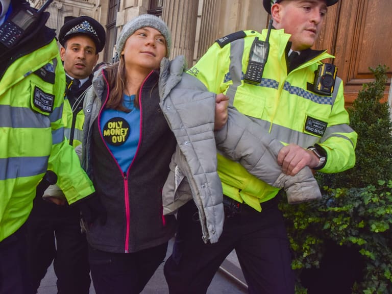 La policía arresta a Greta Thunberg en Londres