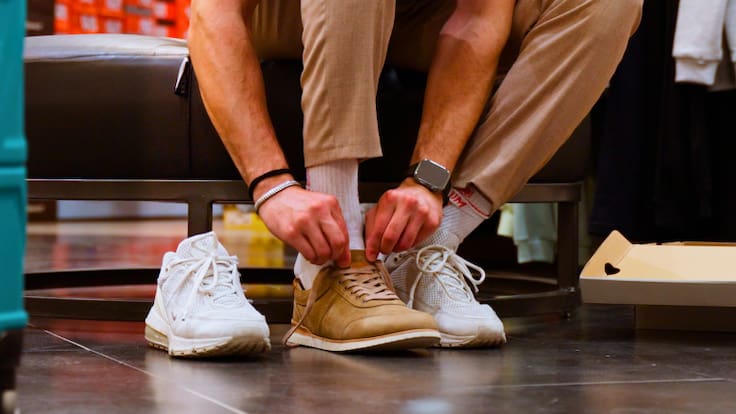 Luego de éxito total en ventas: tienda de zapatillas anuncia nueva fecha de remate de sus productos