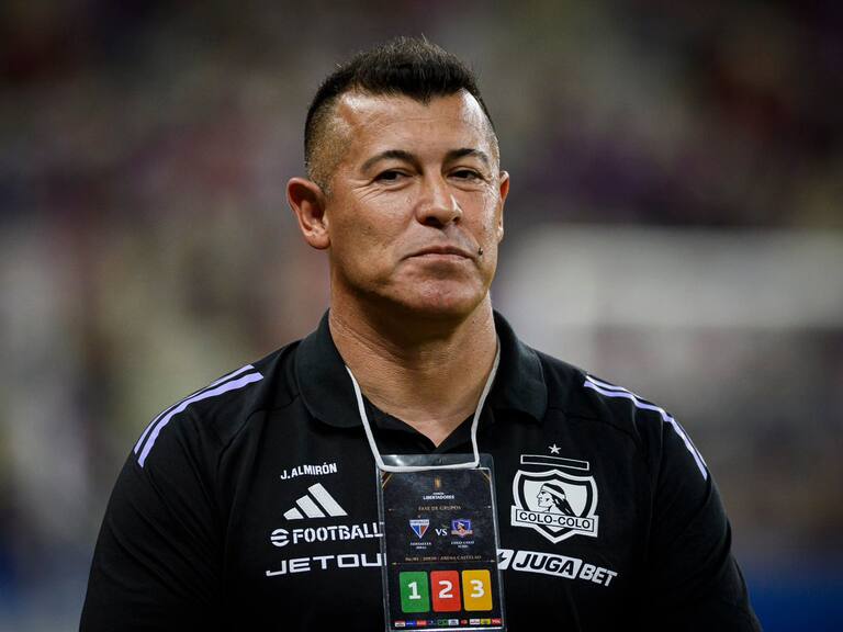 Jorge Almirón baja la presión por el momento de Colo Colo: “Me siento muy querido y respetado, más que en mi país quizá”