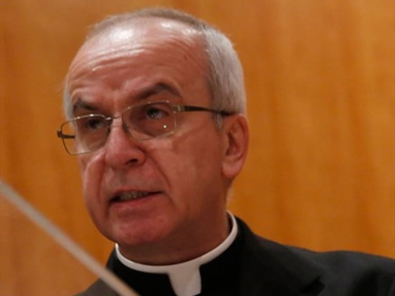 Las reacciones que dejó el traslado a Portugal del nuncio apostólico Ivo Scapolo
