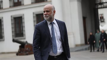 “No tengo intercambios de WhatsApp con él”: Ministro Elizalde descarta conocer a Luis Hermosilla tras aparecer mencionado en un chat