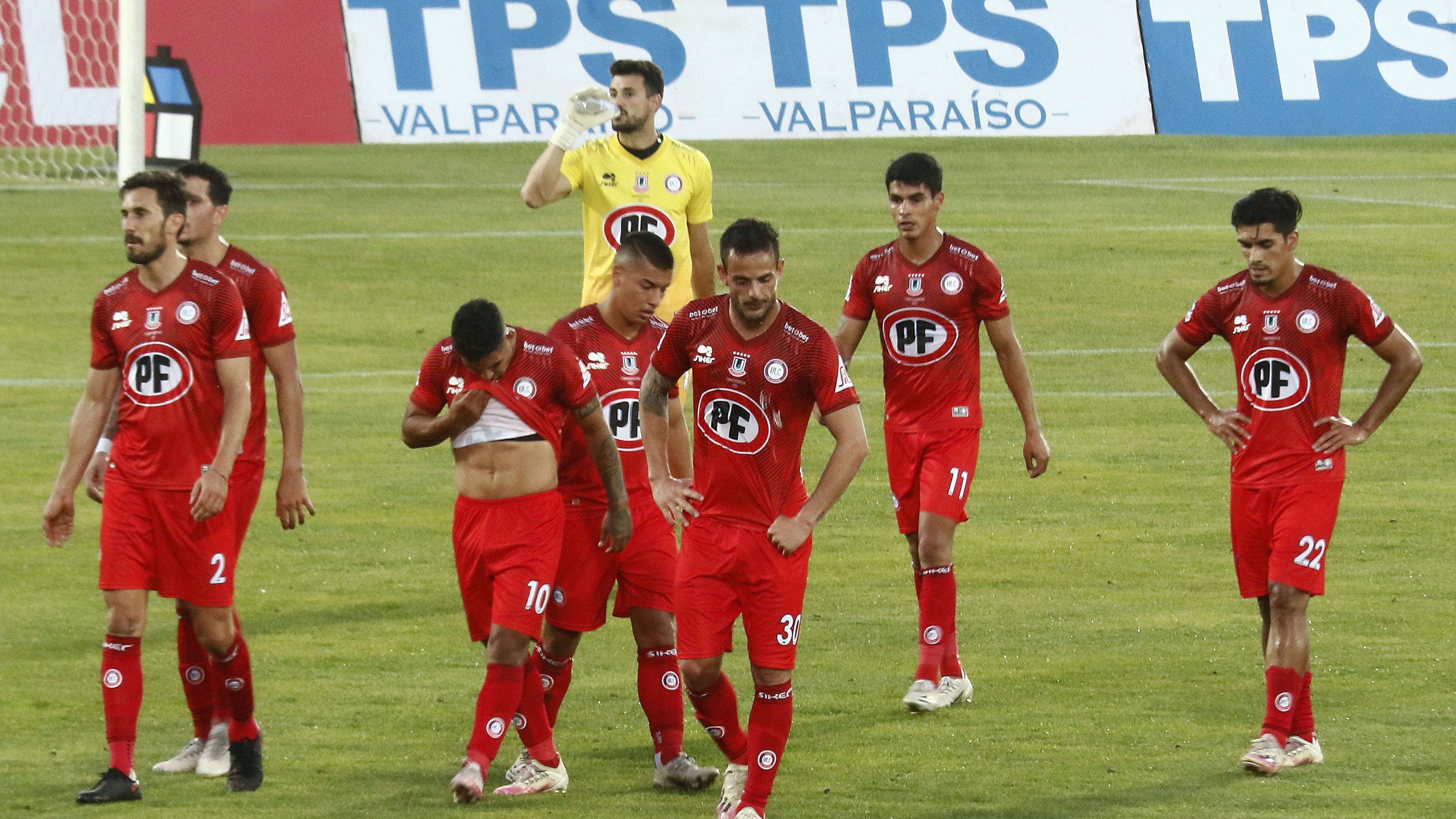 11 DE ABRIL DE 2021/VALPARAISOJugadores de Union La Calera, durante el partido valido por la fecha 3 del Campeonato Nacional AFP PlanVital 2021, entre Santiago Wanderers y Union La Calera, disputado en el Estadio Elias Figueroa Brander.
FOTO: LEONARDO RUBILAR CHANDIA/AGENCIAUNO