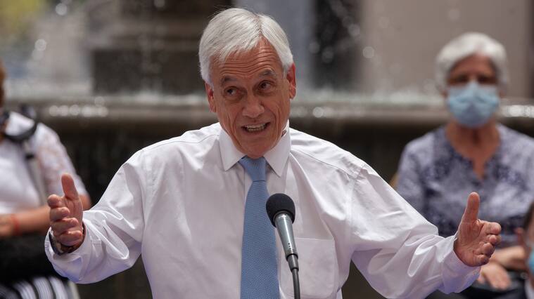 28 de Enero de 2022/SANTIAGOEl presidente de la republica, Sebastian Piñera, Acompañado de distintas autoridades gubernamentales y de adultos mayores, anuncia la publicacion de la Pension Garantizada Universal, iniciativa que beneficiara a 2,5 millones de personas
FOTO: LUKAS SOLIS/AGENCIA UNO