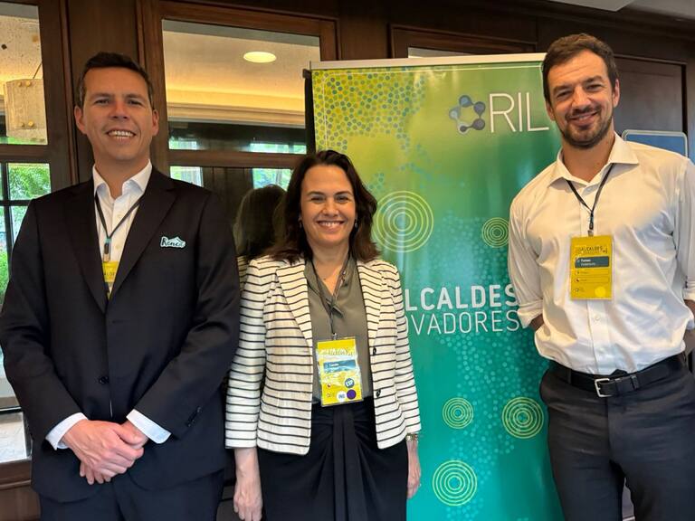 Todos en la Región Metropolitana: tres municipios chilenos destacan entre las 30 alcaldías más innovadoras de América Latina