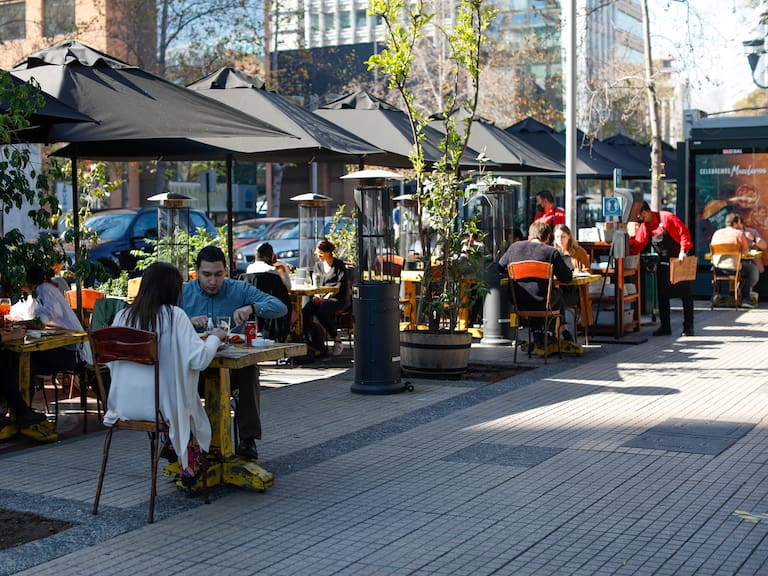 SII aplicará nuevas restricciones al uso de facturas en restaurantes y supermercados desde marzo de 2025